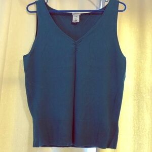 🎉 4 for $20 Old Navy Sweater Tank